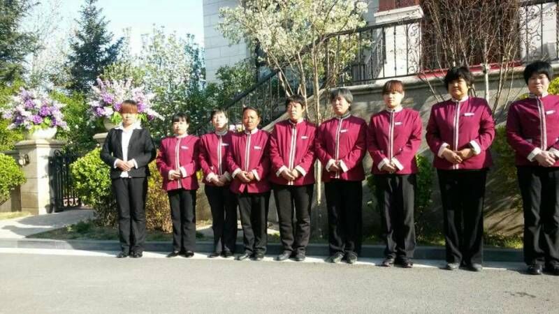 小區保潔員整裝進場